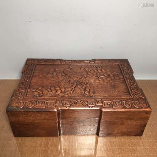 花梨木雕刻盖盒