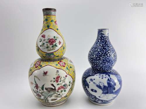 Two gourd shaped vases, Qing Dynasty Pr.