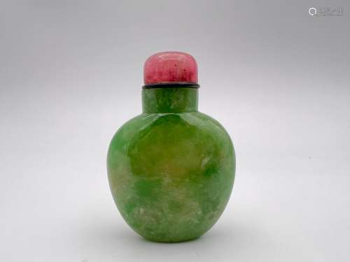 A jadeite snuff bottle, Qing Dynasty Pr.