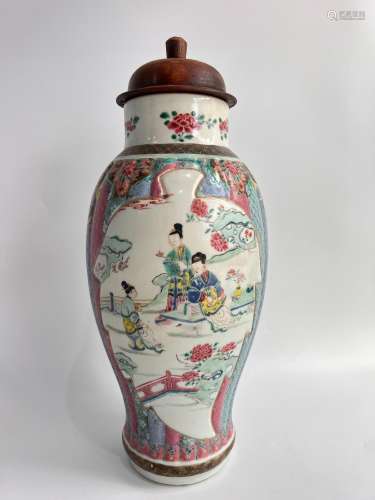 A famille rose vase with wood cover, YongZheng Pr.