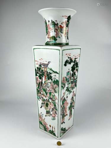 A large famille rose vase, Qing Dynasty.
