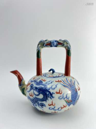 A porcelain teapot, Qing Dynasty Pr.