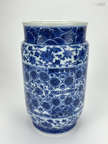 A blue&white vase, Qing Dynasty Pr.