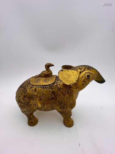 A gilt bronze ornament, Qing Dynasty Pr.