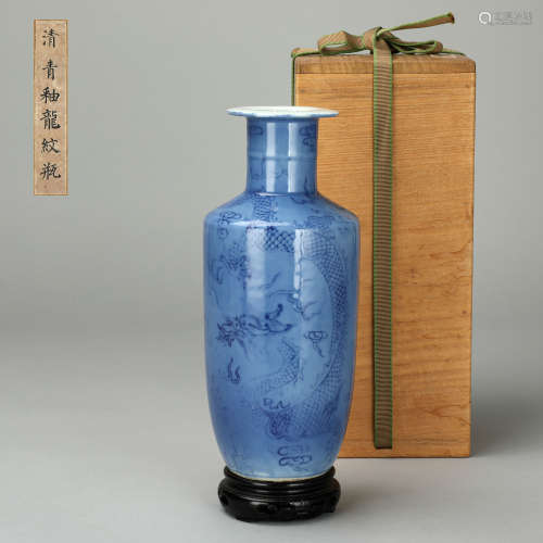 清 藍釉龍紋瓶