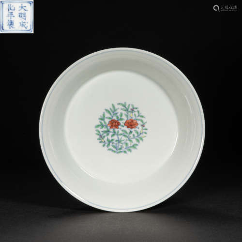 CHINESE DOUCAI PLATE, MING DYNASTY