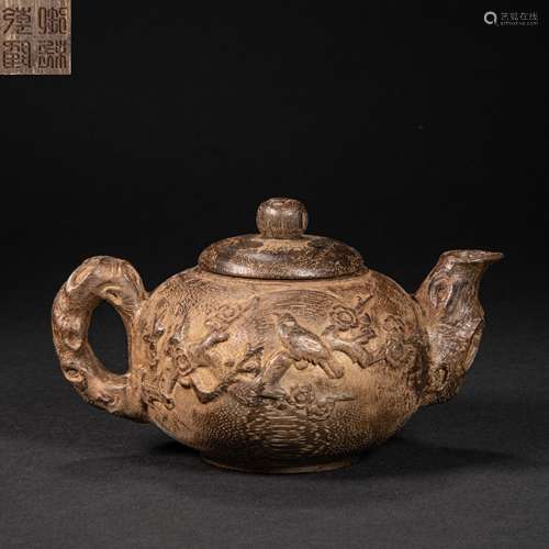 CHINESE AGARWOOD TEAPOT, QING DYNASTY