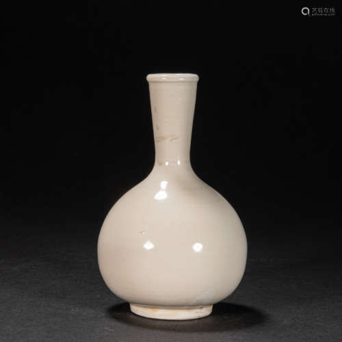 CHINESE DINGYAO VASE, SONG DYNASTY