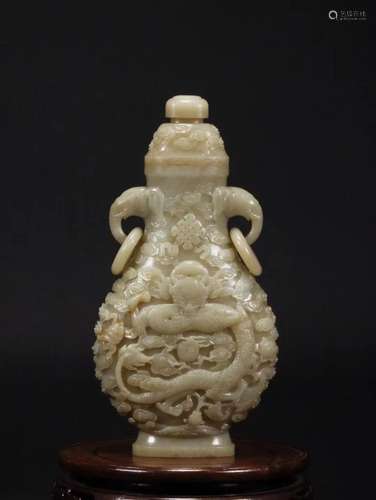 Dragon vase of seed material in Qing Dynasty