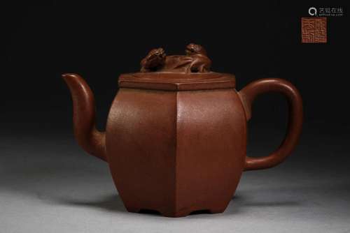 Purple clay pot in Qing Dynasty