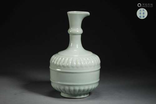 Qing Dynasty powder blue glaze bottle