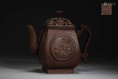 Purple clay pot in Qing Dynasty