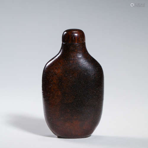 CHINESE QING DYNASTY HORN SNUFF BOTTLE