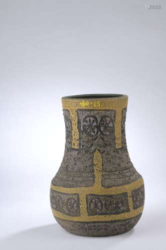 ACCOLAY (1945 -1983)<br />
Vase de forme balustre en grès ém...