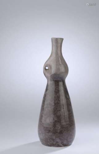 ACCOLAY (1945 -1983).<br />
Grand vase renflé avec un pincem...