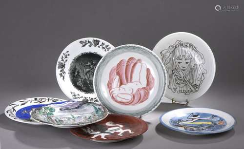 CHRISTOFLE.<br />
Suite de  sept assiettes en porcelaine dit...