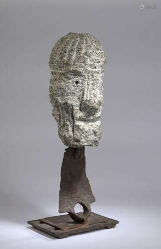 Denis MONFLEUR (né en 1962)<br />
Visage, 1999<br />
Sculptu...
