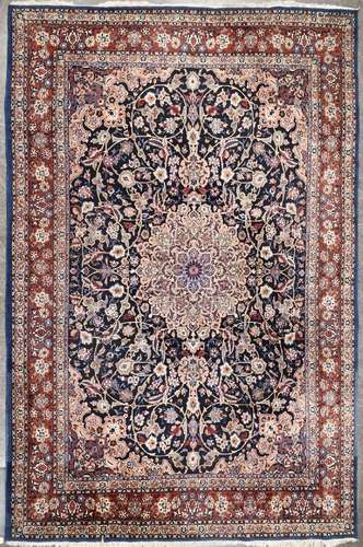 IRAN, région de MOUD, vallée de KHORASSAN<br />
Tapis en lai...