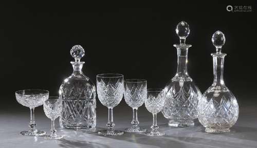 BACCARAT, modèle Colbert <br />
Service de verres en cristal...