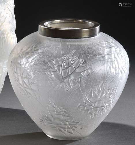 René LALIQUE (1860 - 1945)<br />
Vase « Esterel », dit aussi...