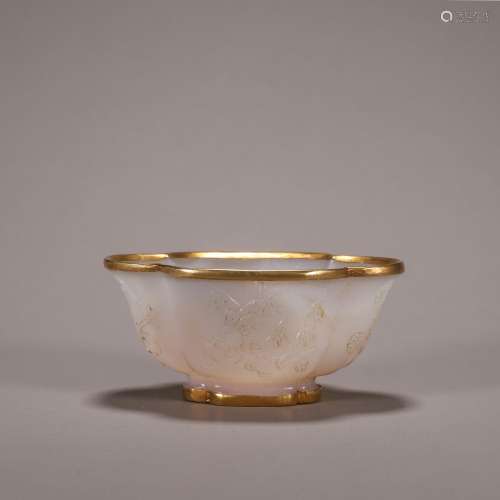 CHINESE GOLD MOUNTED AGATE FLOWER SHAPED CUP