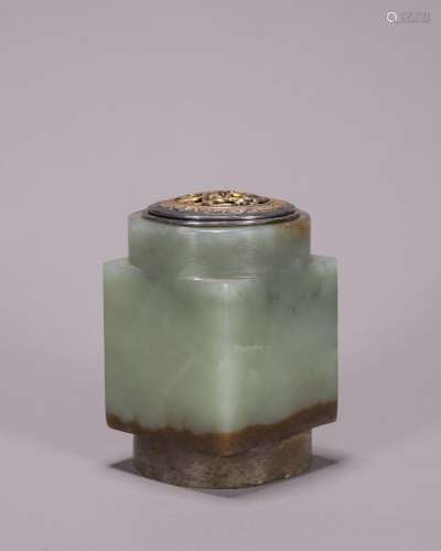 CHINESE CELADON JADE LIDDED SQUARE CONG VASE
