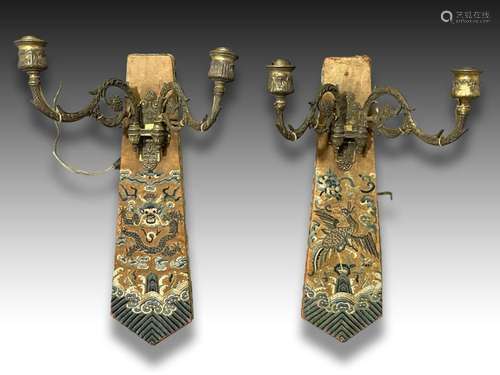 A PAIR OF CHINESE SILK EMBROIDERY WALL LIGHTS, QIANLONG PERI...