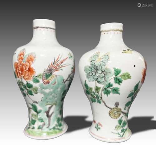 A PAIR OF CHINESE FAMILLE VERTE VASES, KANGXI PERIOD (1662-1...