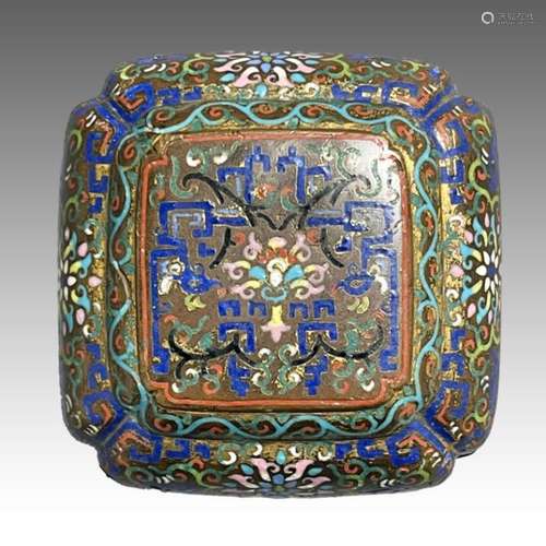 A CHINESE CLOISONNE SQUARE LIDDED BOX, 18TH CENTURY, QING DY...