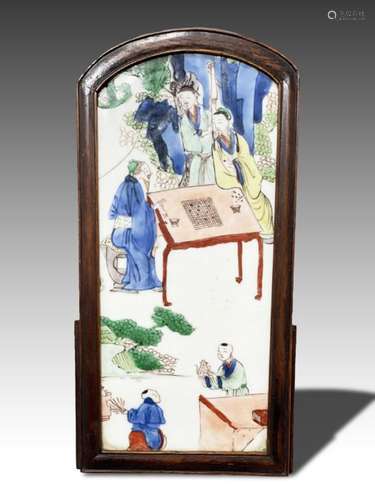 A CHINESE WUCAI PLAQUE, KANGXI PERIOD (1662-1772)