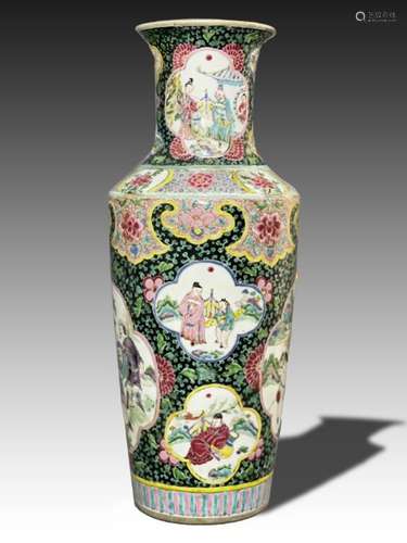 A LARGE CHINESE FAMILLE ROSE VASE, YONGZHENG PERIOD (1722-17...