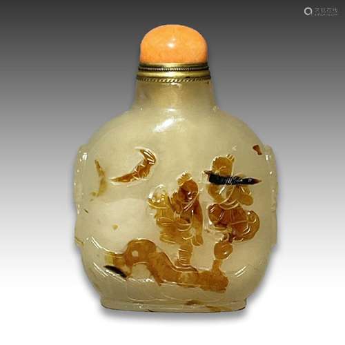 A CHINESE AGATE SNUFF BOTTLE, QING DYNASTY (1644-1911)