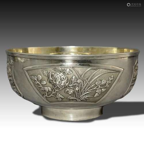 A LARGE CHINESE SILVER PANEL BOWL, QING DYNASTY (1644-1911)