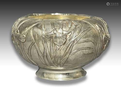 A JAPANESE SILVER FLOWER BOWL, MEIJI PERIOD, 19TH CENTURY