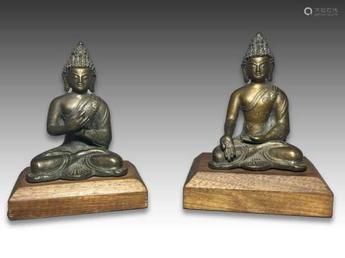 A PAIR OF CHINESE TIBETAN BRONZE GILT SEATED BUDDHA, 18TH CE...