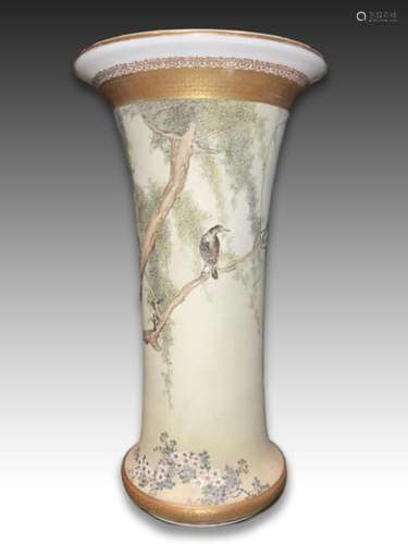 A JAPANESE SATSUMA VASE SIGNED KINKOZAN, MEIJI PERIOD, 19TH ...