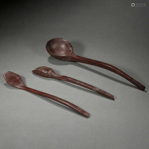 A GROUP OF CHINESE LACQUERWARE SPOONS FROM THE LIAO DYNASTY