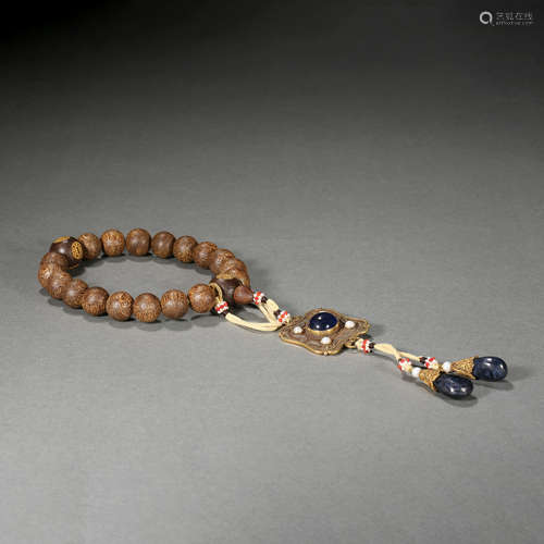 A SET OF CHINESE ALOES 18 BEADS IN THE QING DYNASTY