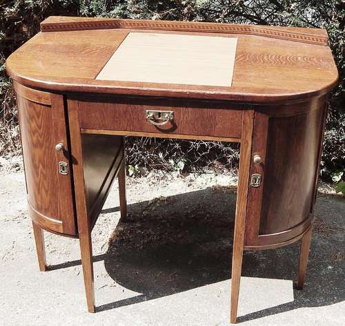 2-door Bauhaus ladies desk with one drawer, oak with rhombus...