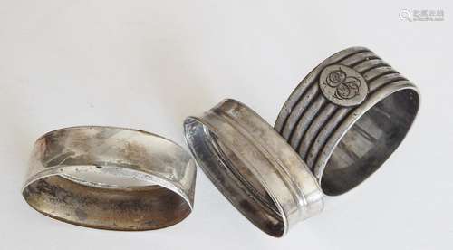 3 different napkin rings:1 napkin ring 835 silver, 1 x WMF a...