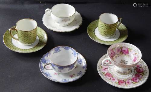 Mixed lot 5 demitasse cups with saucers, among other things ...