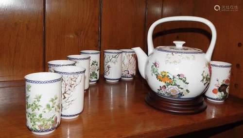 teapot and 12 mugs