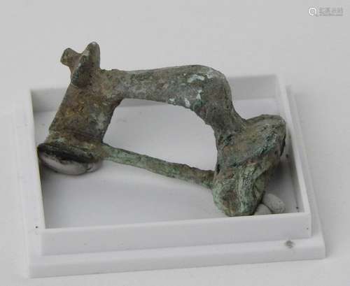 Roman knee brooch