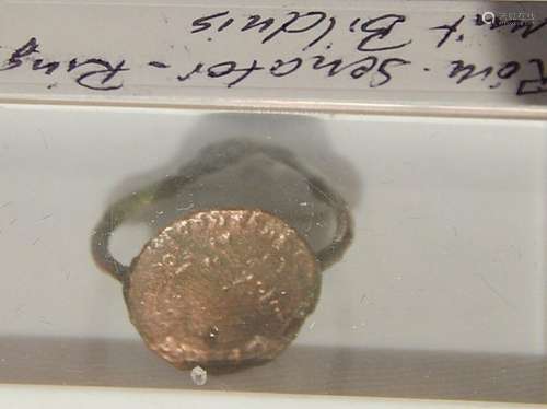 Roman senator ring with effigy