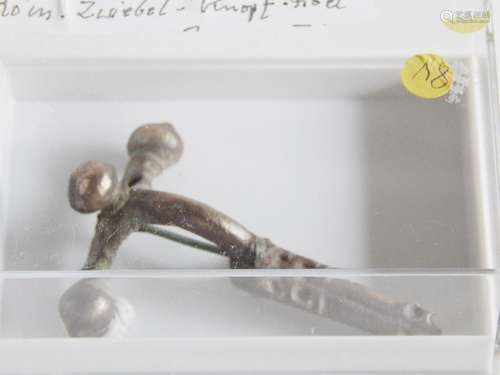 Roman onion head brooch