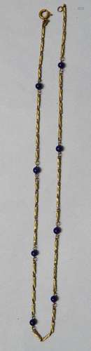 Necklace with 8 lapis lazuli beads