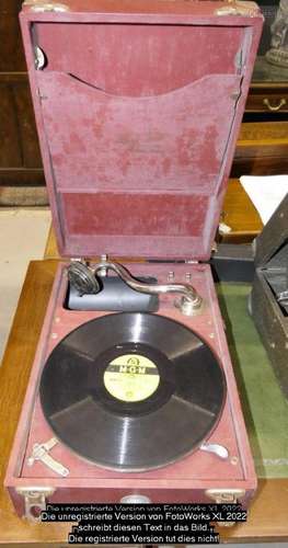 Gramophone mit rotem Kas