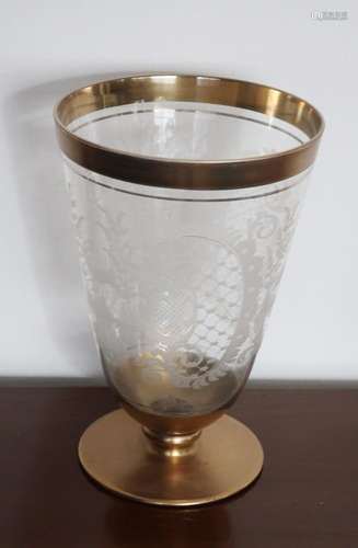 Goblet glass with gold p