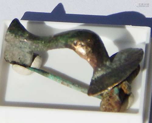 Roman knee brooch