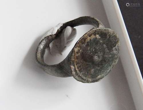 Roman senator ring with